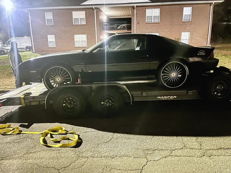 Car hauler trailer rental - Perfect for transporting vehicles safely with drive-over fenders in Villa Rica, GA